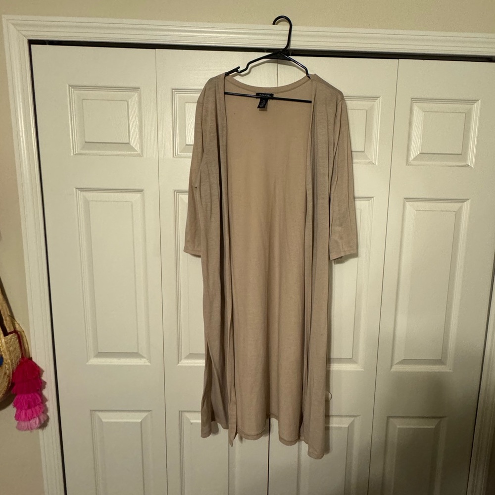 4X fits like a 2X long tan cardigan